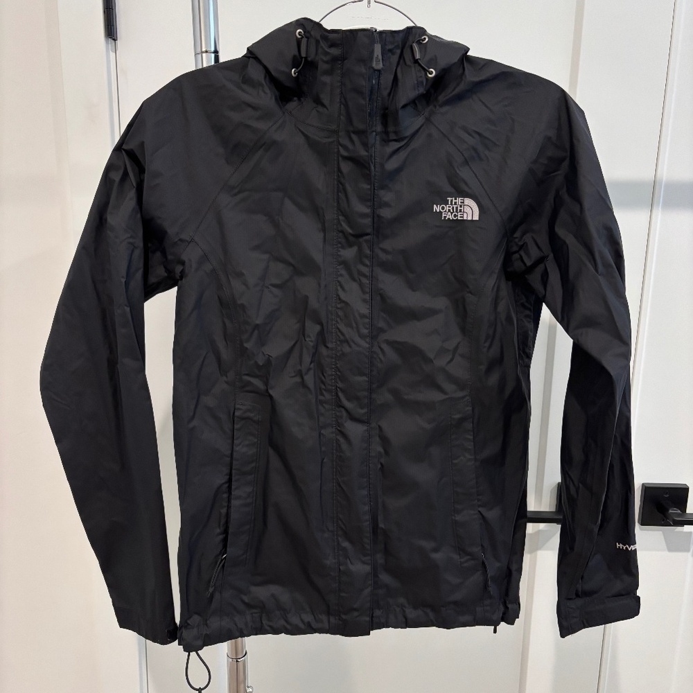 WOMENS NORTH FACE RAIN SHELL XS